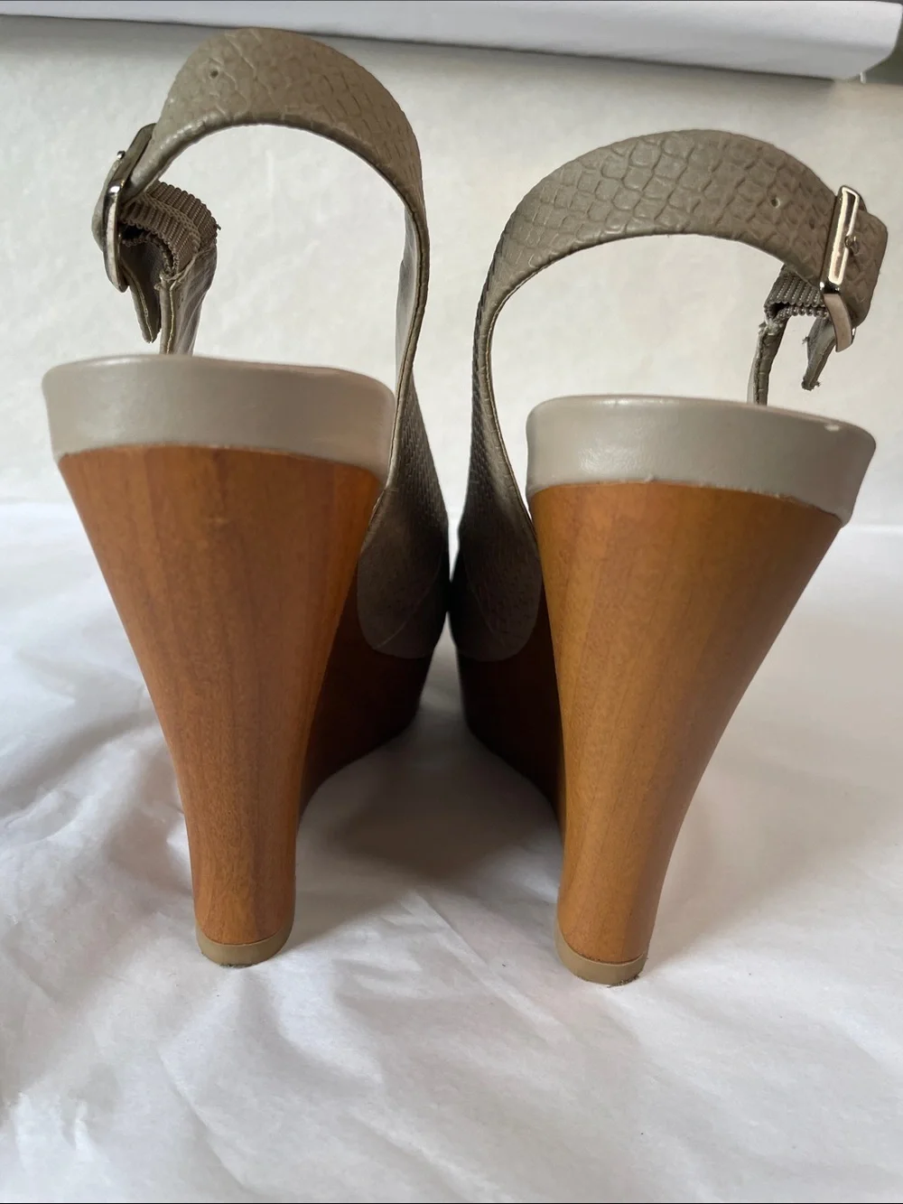 Jessica Simpson‎ Taupe Textured Peep-Toe Slingback Wedges